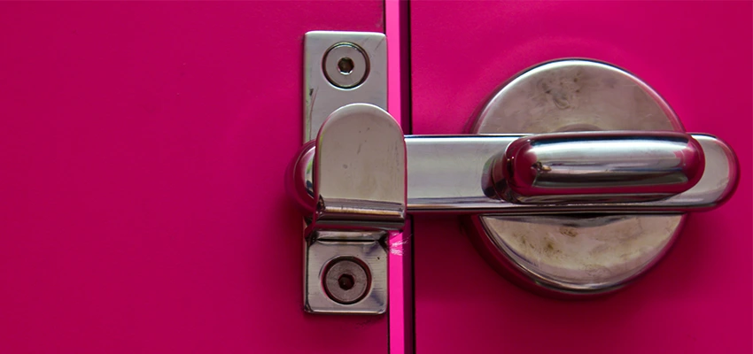 Childproof Gate Lock in Newark, New Jersey