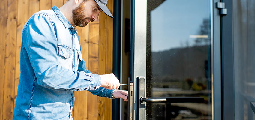 Frameless Glass Storefront Door Locks Replacement in Newark, NJ