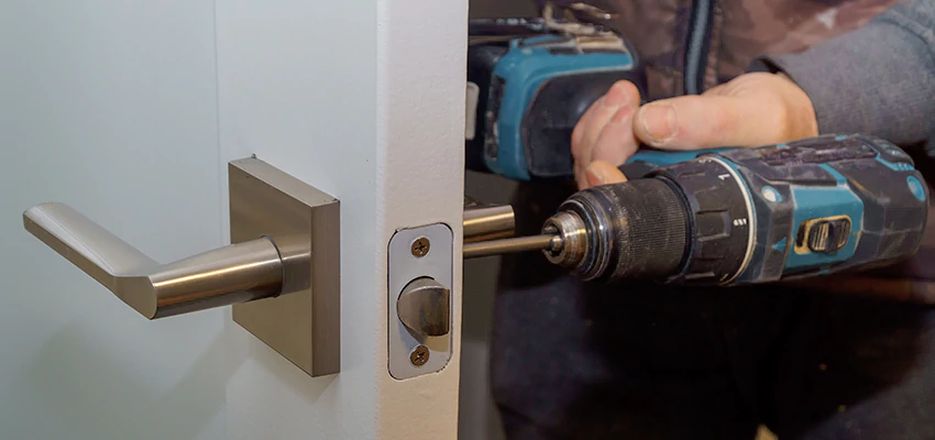 Broken Door Handle Lock Repair in Newark, New Jersey